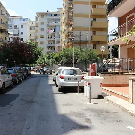 Homestay La Favorita - Ben Collegato Con L'aeroporto, La Di Mondello E Il Centro Citta *